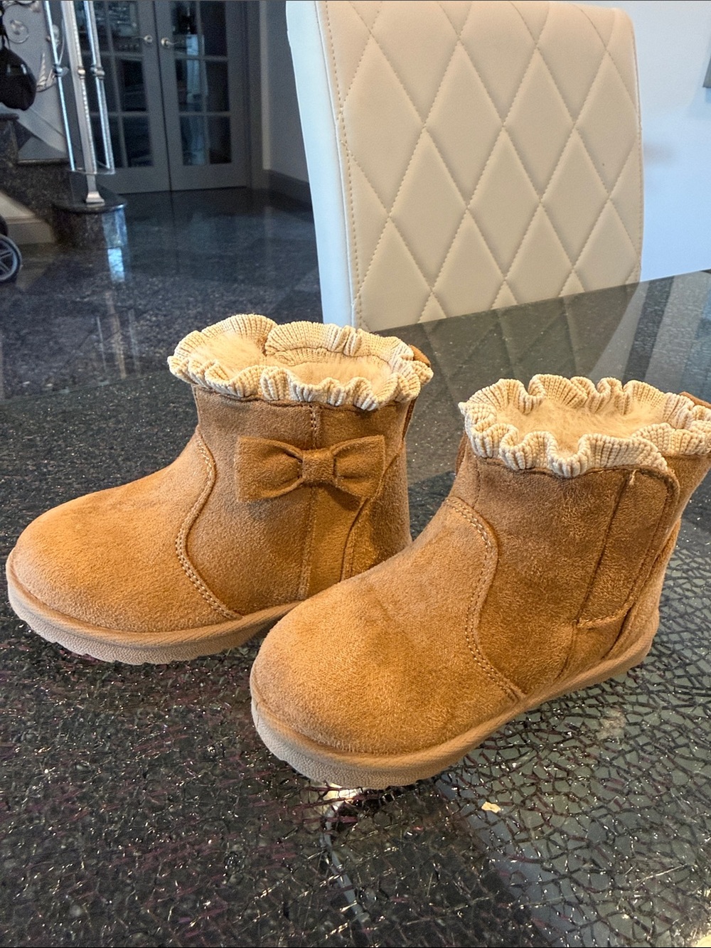 Sz 6 Girls Tan Bow Winter Boots with Ruffle Cuff